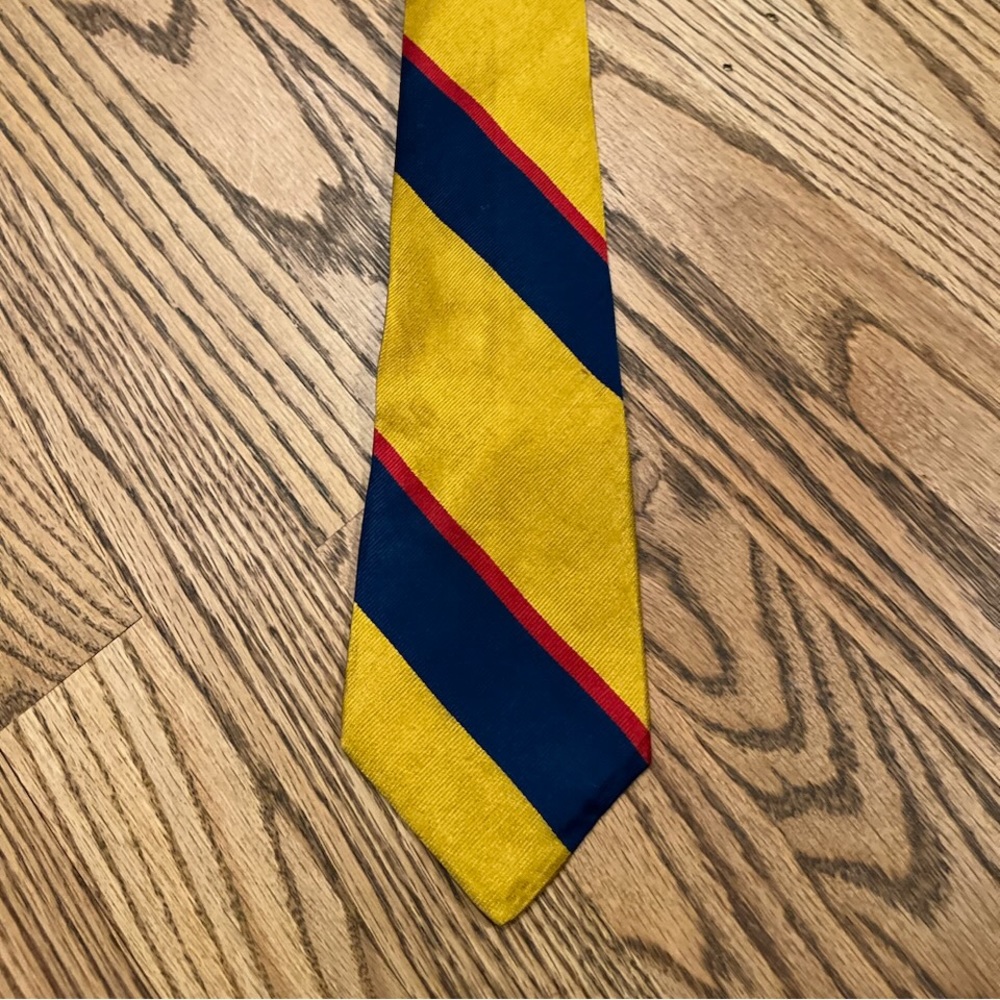 Pure silk tie.